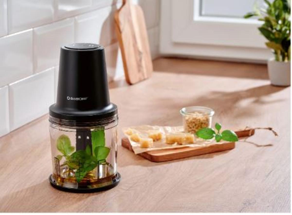 Colas kilométricas en Lidl para conseguir la picadora eléctrica que te facilitará cualquier receta: pica hielo, emulsiona nata y vale menos 7 euros