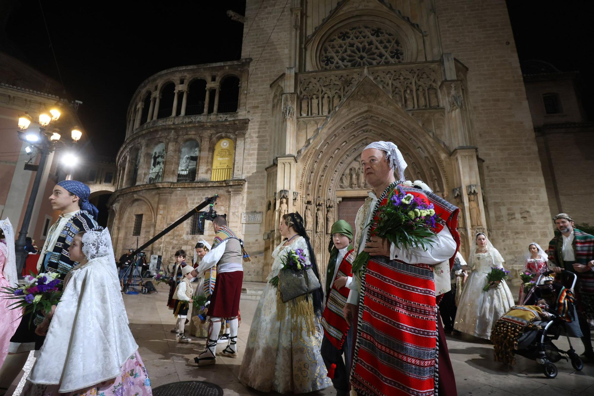 Búscate en el primer día de la Ofrenda en la calle San Vicente entre las 22 y las 23 horas