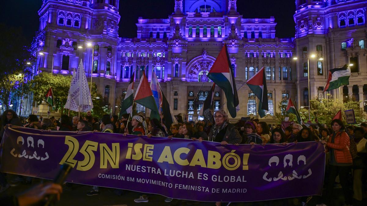 Manifestación convocada por la Comisión 8M del movimiento feminista de Madrid