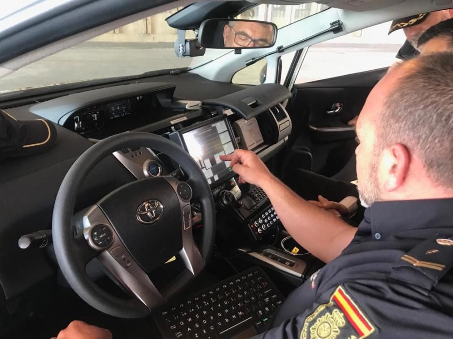 El nuevo coche patrulla I-Zeta de la Policía Nacional