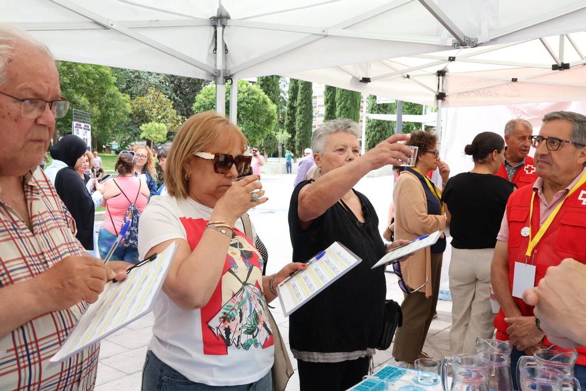 Feria técnica y tecnológica en La Marina, dentro de las actividades de la Semana de las Personas Mayores.