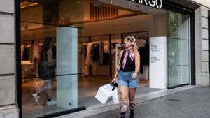 El comerç de barri i els sindicats rebutgen obrir més diumenges