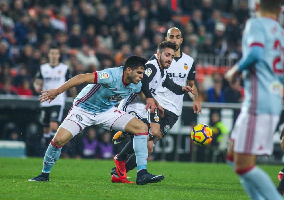 Las imágenes de la derrota del equipo celeste en Mestalla.