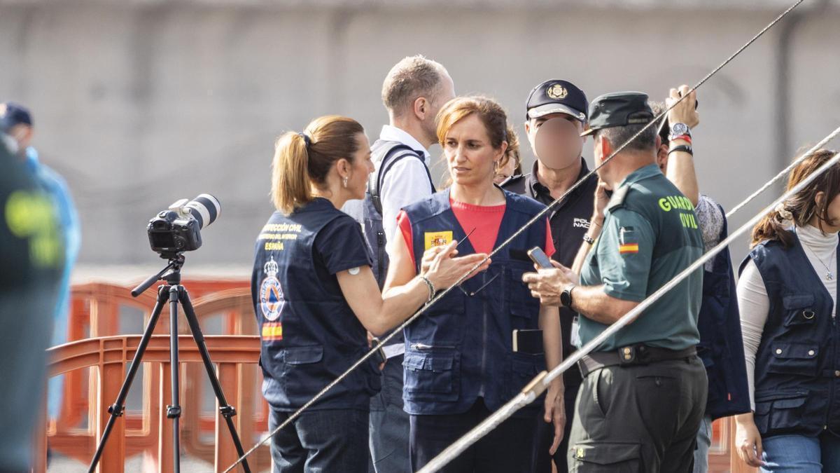POSITIVOS HANTAVIRUS | Mónica García admite la posibilidad de que aparezcan más casos positivos y justifica la cuarentena de 42 días