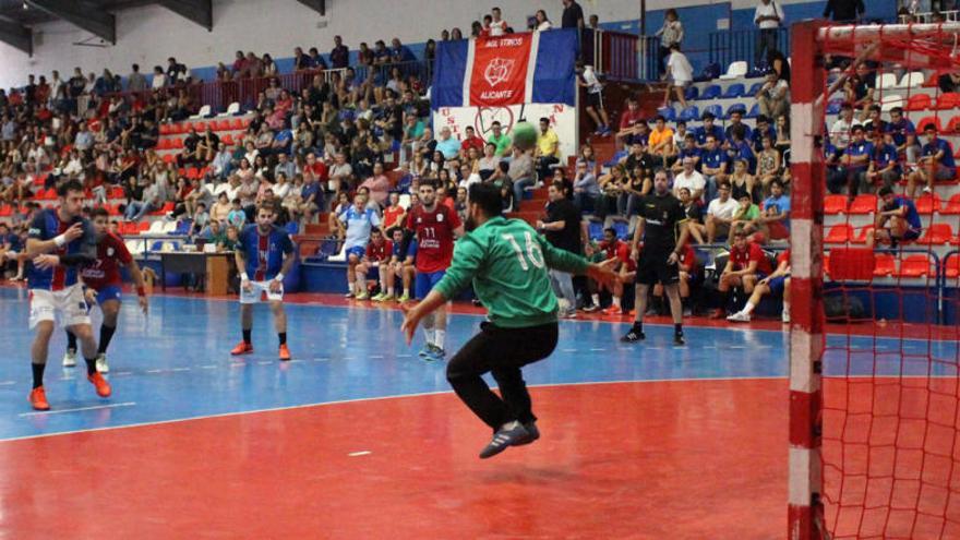 Agustinos llevó el peso del partido en el clásico de l&#039;Alacantí