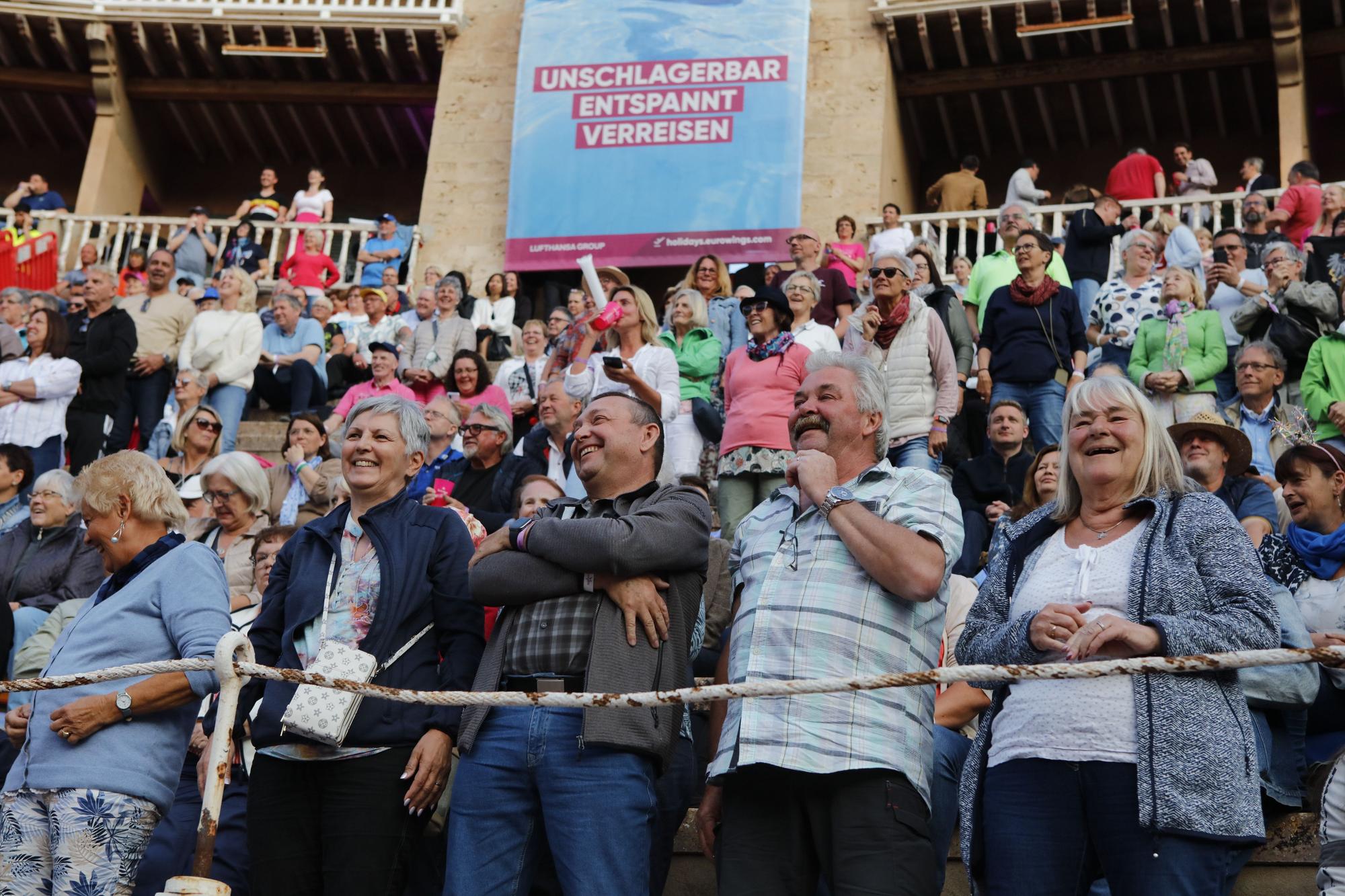 Stimmung, Hits und Selfies: So war das Festival "Schlagersterne Mallorca" in der Stierkampfarena