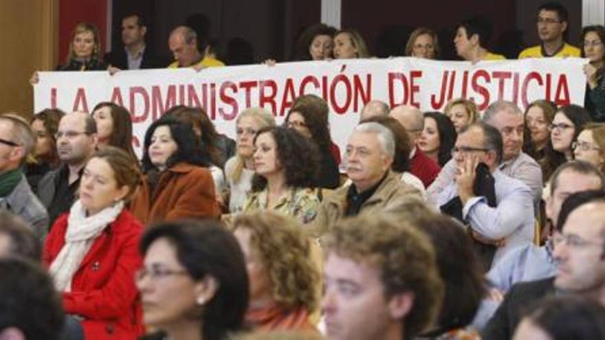 Reconocimiento a los trabajadores que pusieron en marcha la Oficina Judicial de Murcia