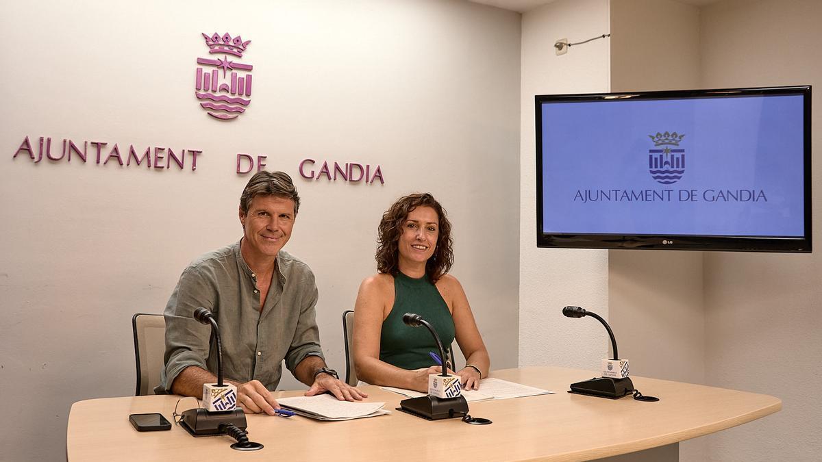 Naveiro y Sapena, durante la rueda de prensa tras la Junta de Gobierno Local de Gandia.