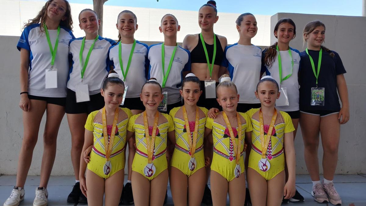 Grupo que obtuvo el oro en la Pobla de Vallbona.