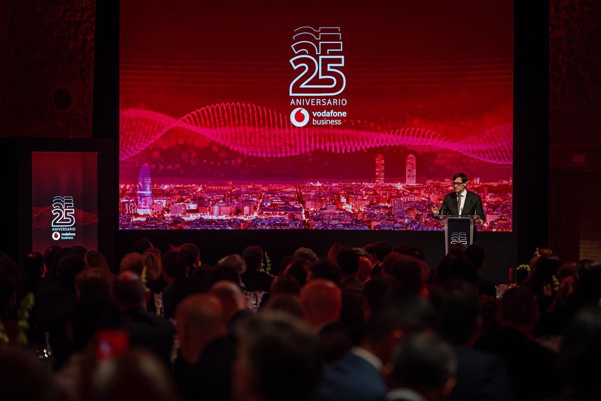 Barcelona, 30/10/2025 Economía.  Gala 25 aniversario Vodafone, Catalunya. Intervención del Prsident de Catalunya Salvador Ila. AUTOR: MANU MITRU