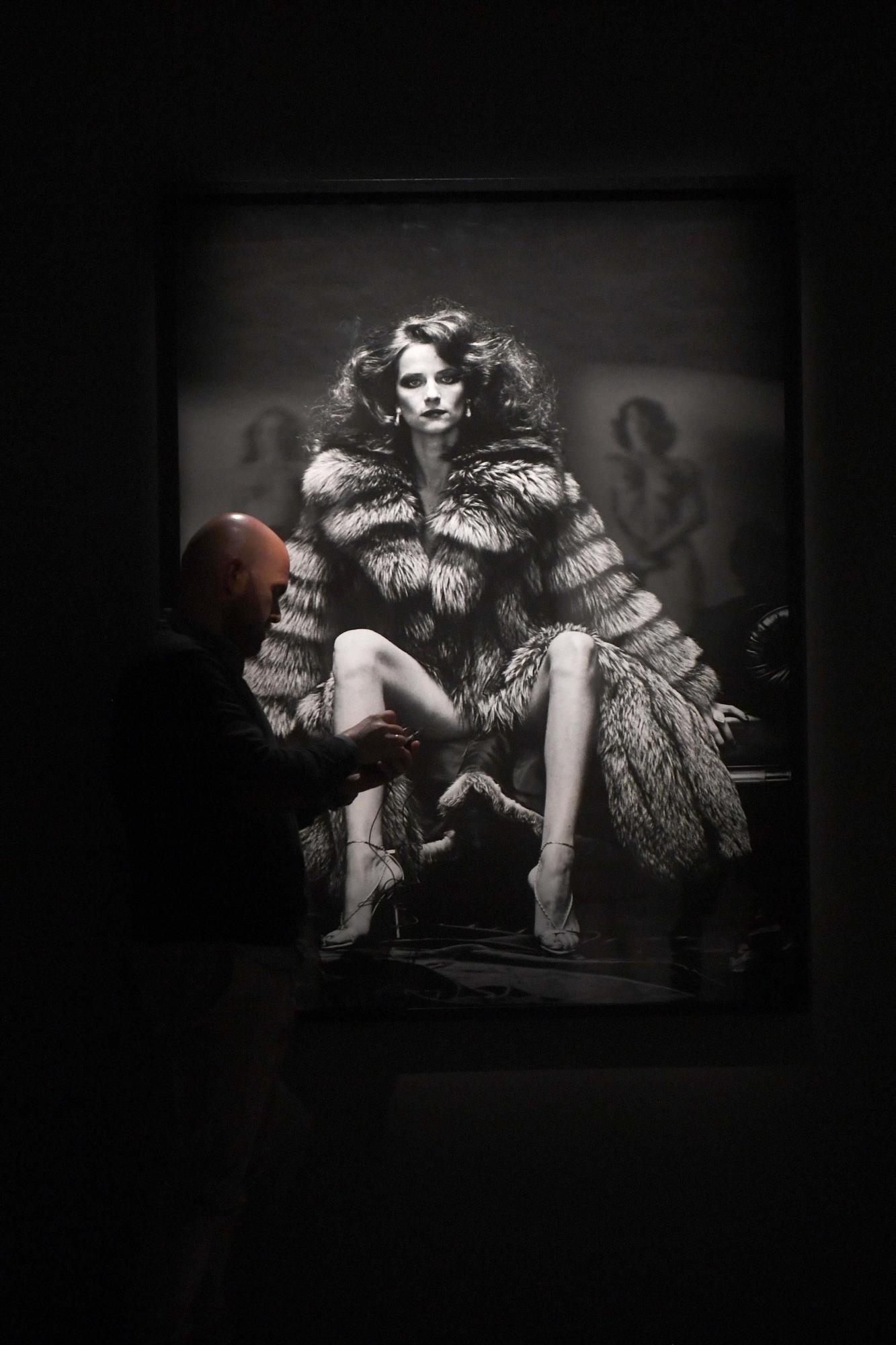 La exposición 'Helmut Newton - Fact & Fiction' en A Coruña, foto a foto