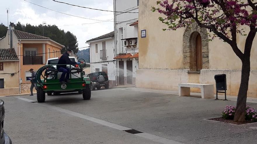 Limpieza de calles en Bellús