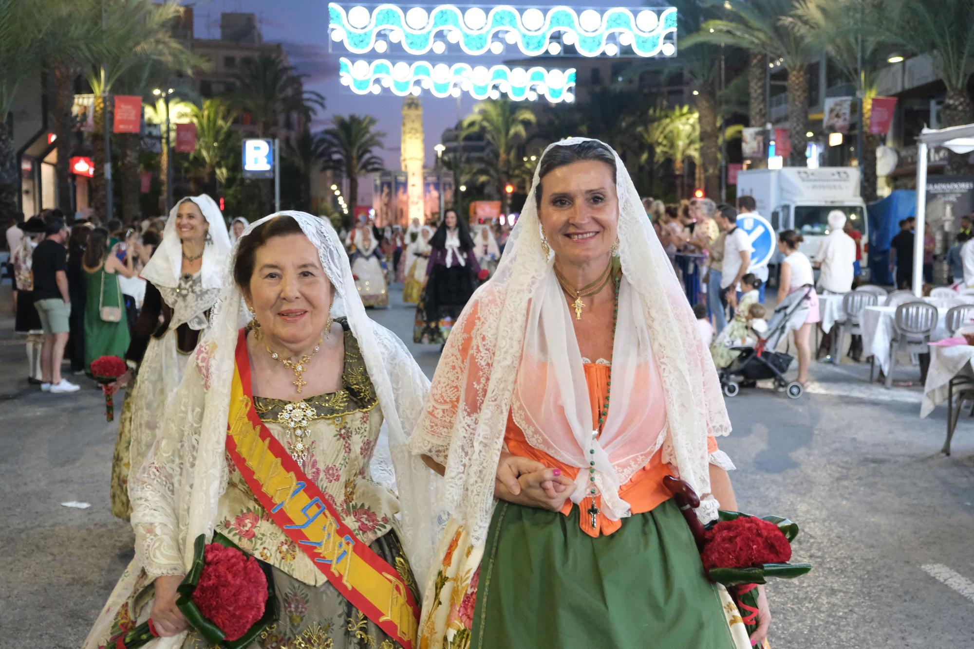 Emotiva ofrenda floral a la Patrona