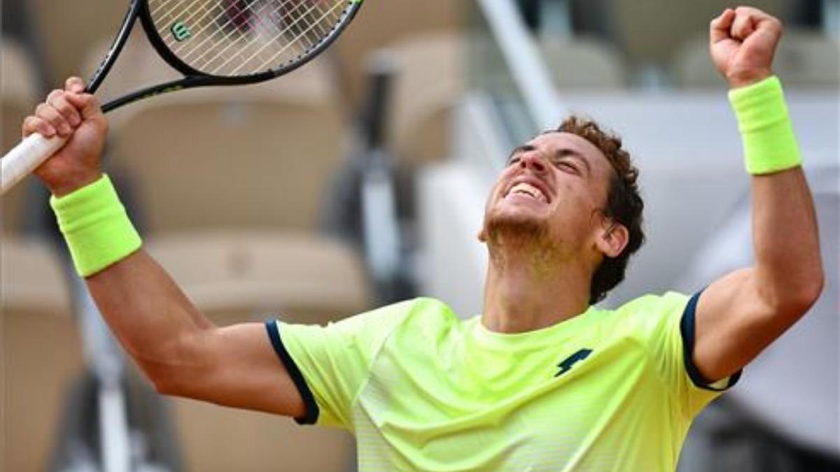 Carballés, celebrando una victoria ante Denis Shapovalov