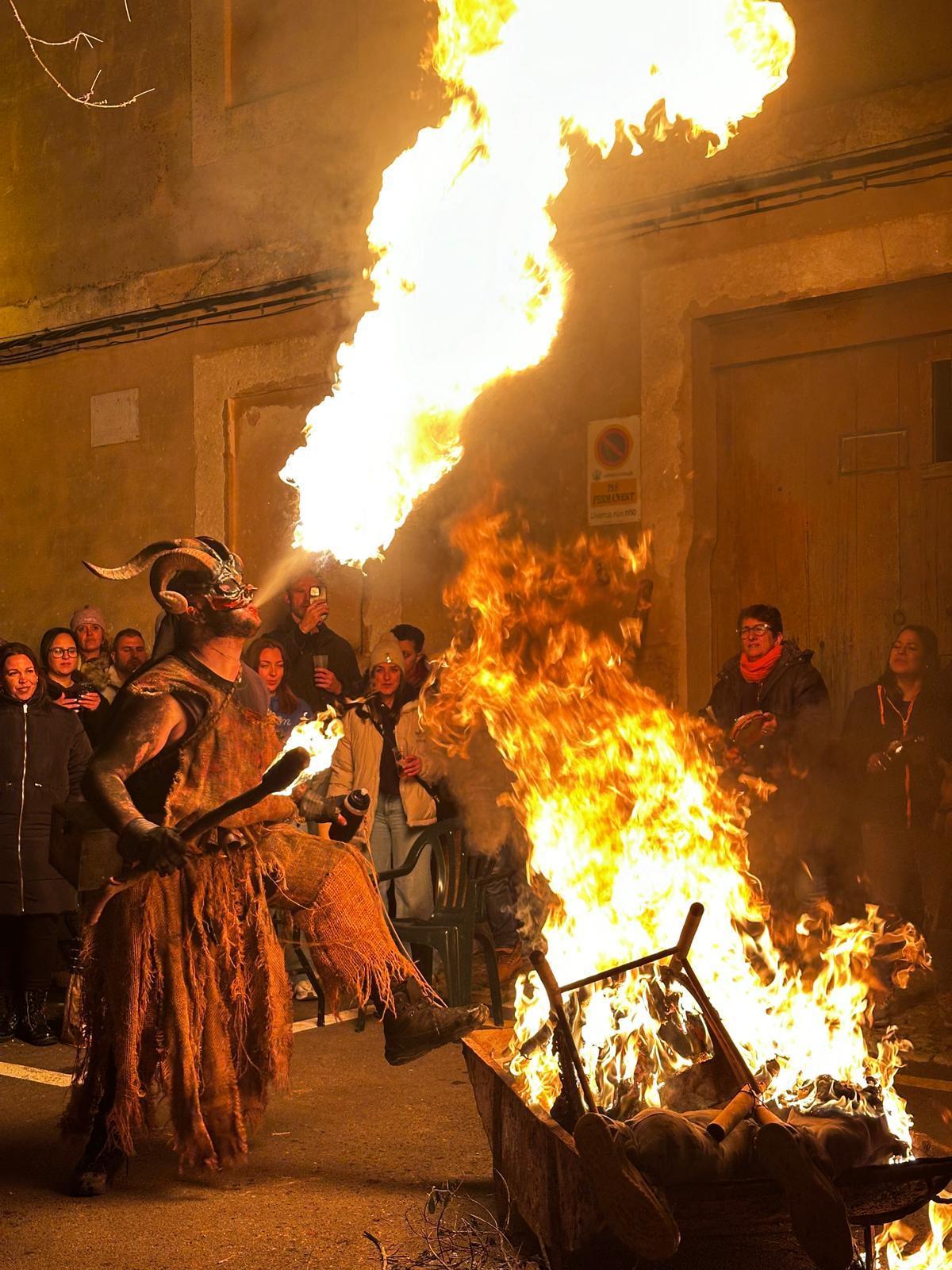 Banyaduro, el ninot más polémico de Sant Antoni en Llucmajor