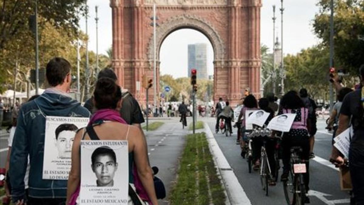 Protesta en Barcelona por las desapariciones de Iguala, en septiembre.