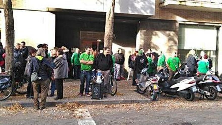 Manifestació de la PAH per evitar un desnonament a Girona.