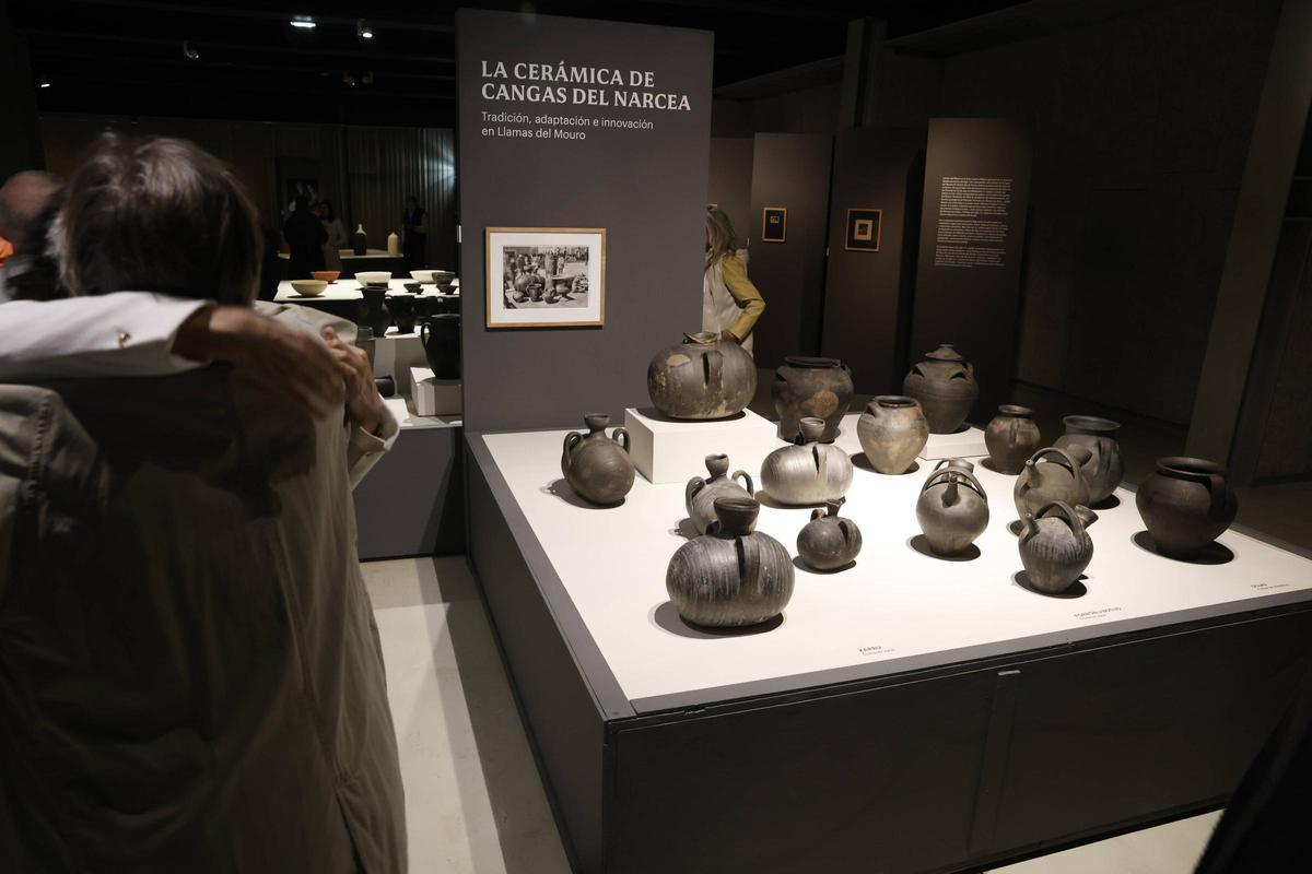 La inauguración de la muestra sobre la cerámica negra de Llamas del Mouro, en imágenes La inauguración de la muestra sobre la cerámica negra de Llamas del Mouro, en imágenes