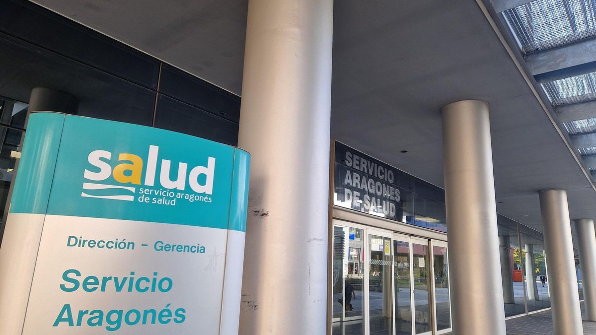 Entrada a la sede del Salud en Zaragoza.