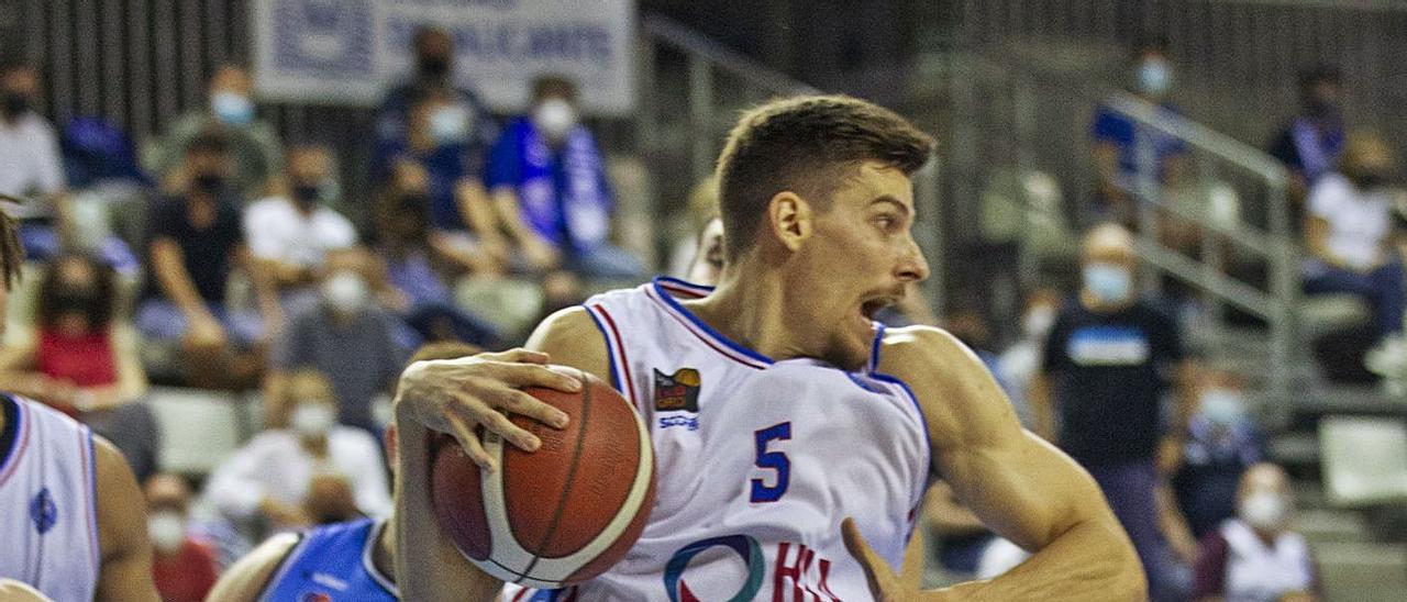 Chumi Ortega durante el partido del sábado en Alicante. | ALEX DOMÍNGUEZ