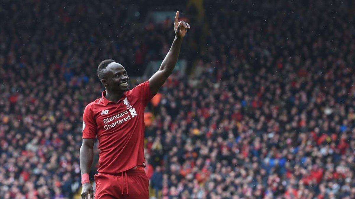 El senegalés Mané se dirige a la afición del Liverpool