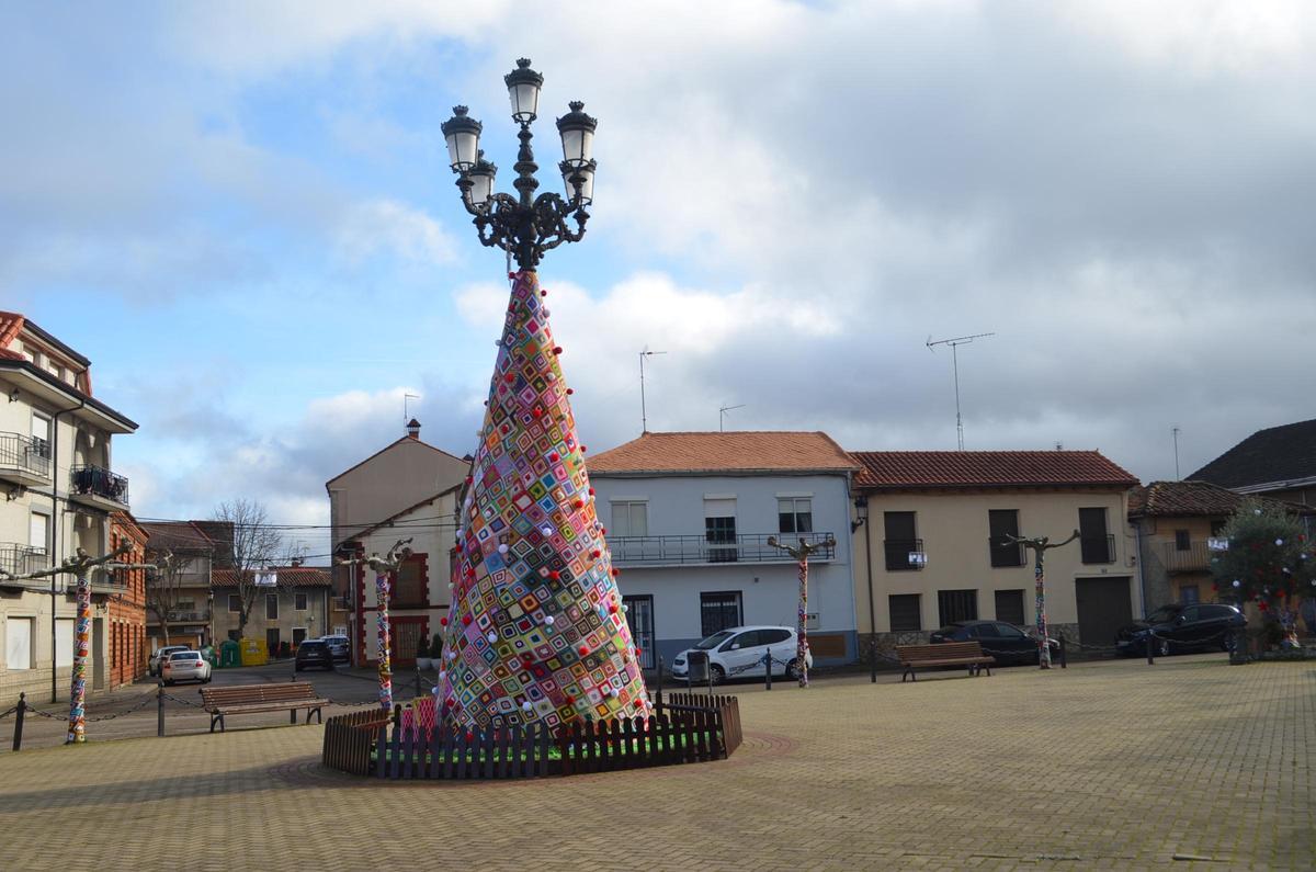 Así decora San Pedro de Ceque el pueblo por Navidad