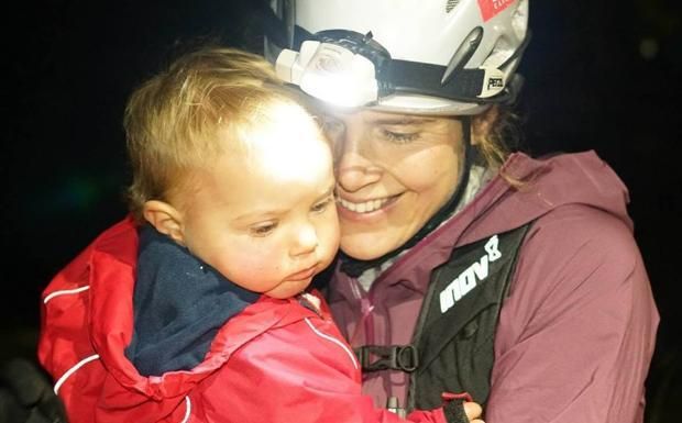 Jasmin Paris con su hijo