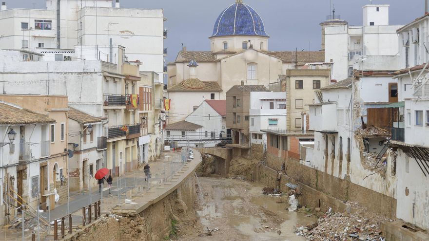 &quot;Falta de tacto&quot; en las PAU: una pregunta sobre la dana indigna a alumnado y docentes