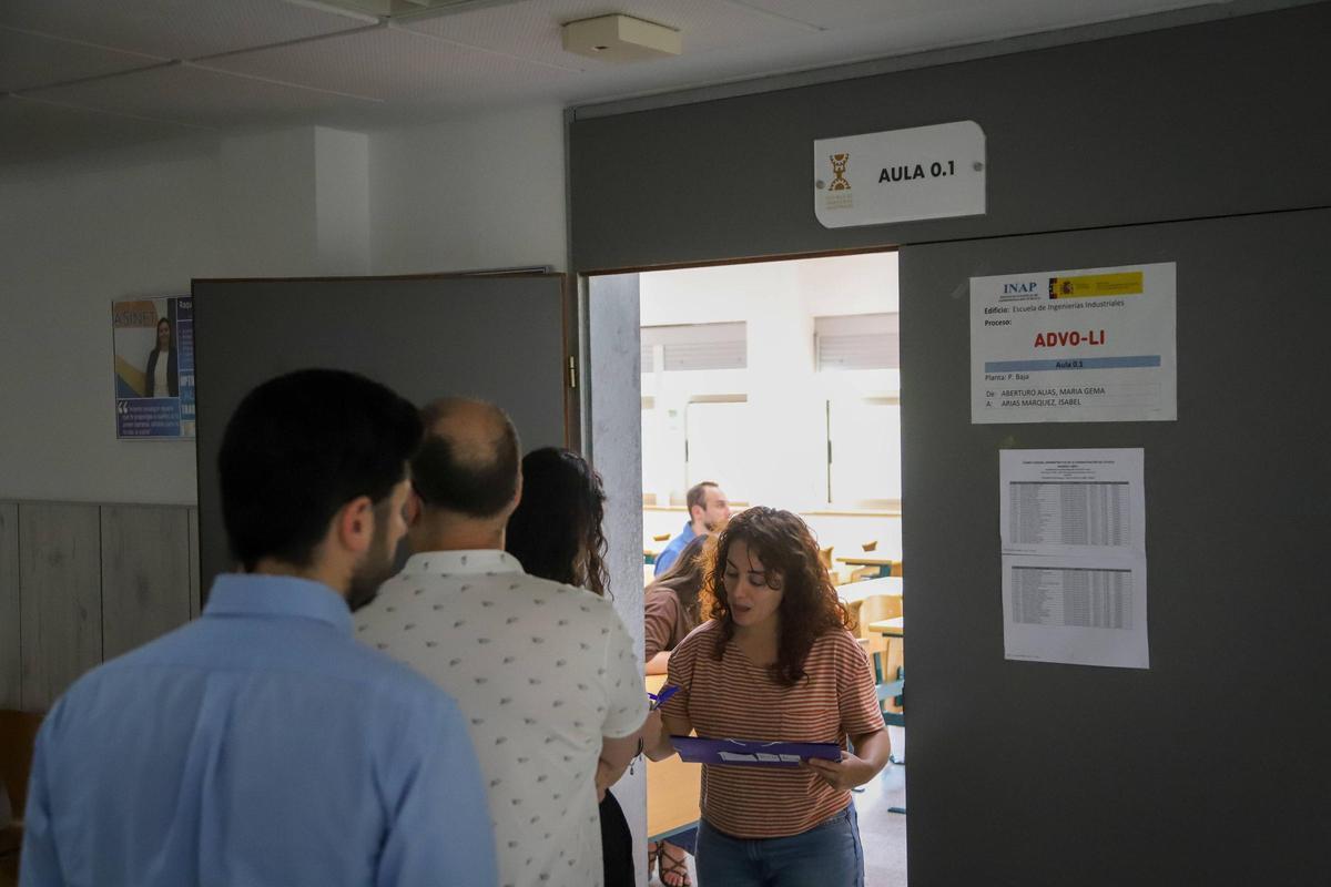 Fotogalería | Las oposiciones a la Administración del Estado en Badajoz, en imágenes