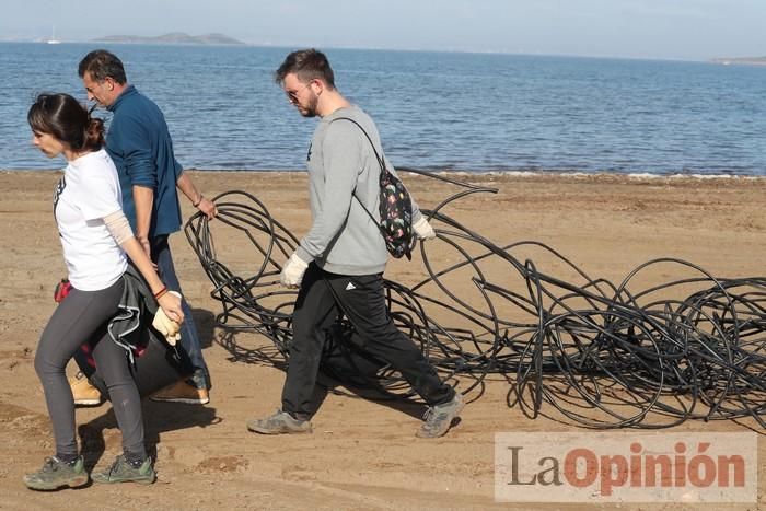 SOS Mar Menor retira dos toneladas de basura