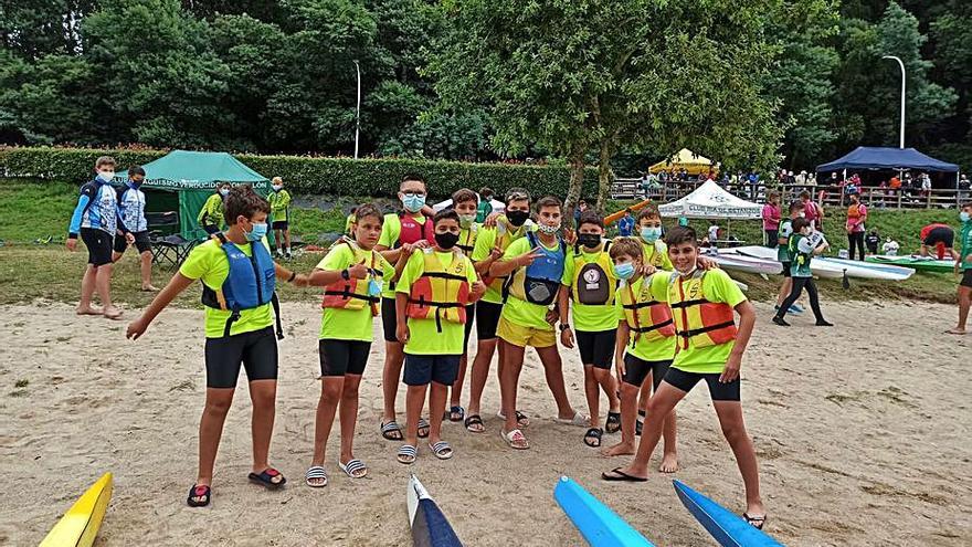 Equipo alevín A masculino del Ría de Aldán. |  // FDV