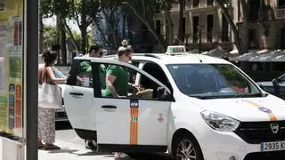 Una mallorquina denuncia el trato de los taxis en Palma: "Dos taxistas me ignoraron para recoger a unos turistas que iban detrás de mí"