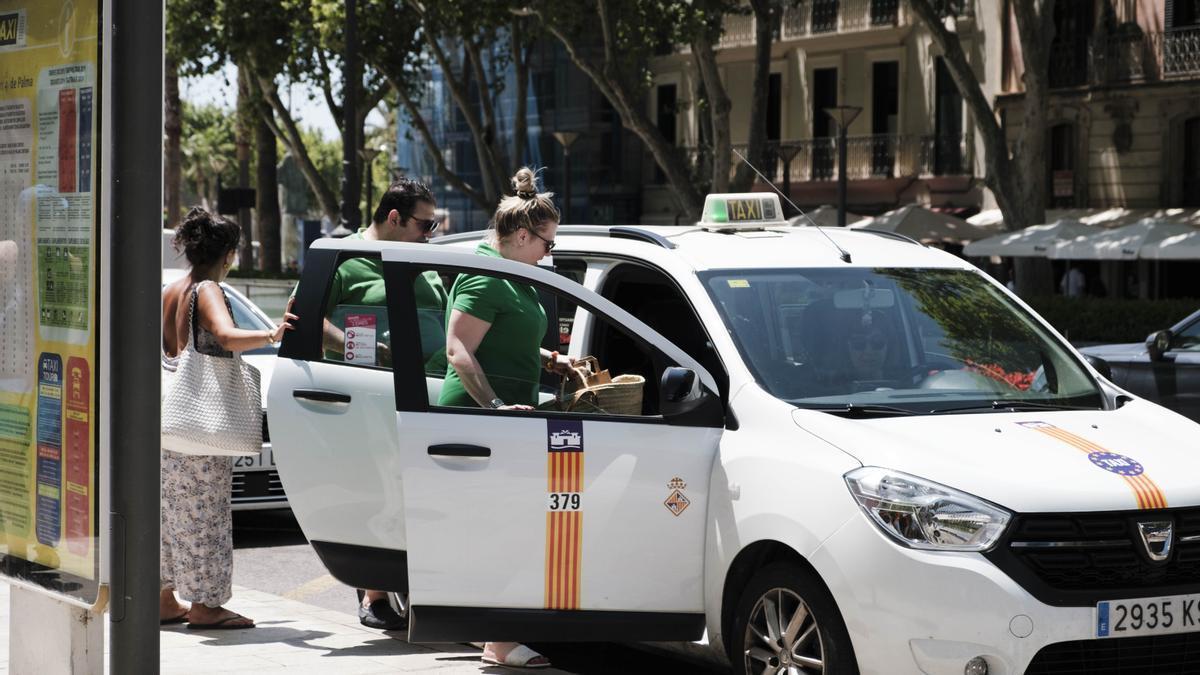 Una parada de taxis en Palma.