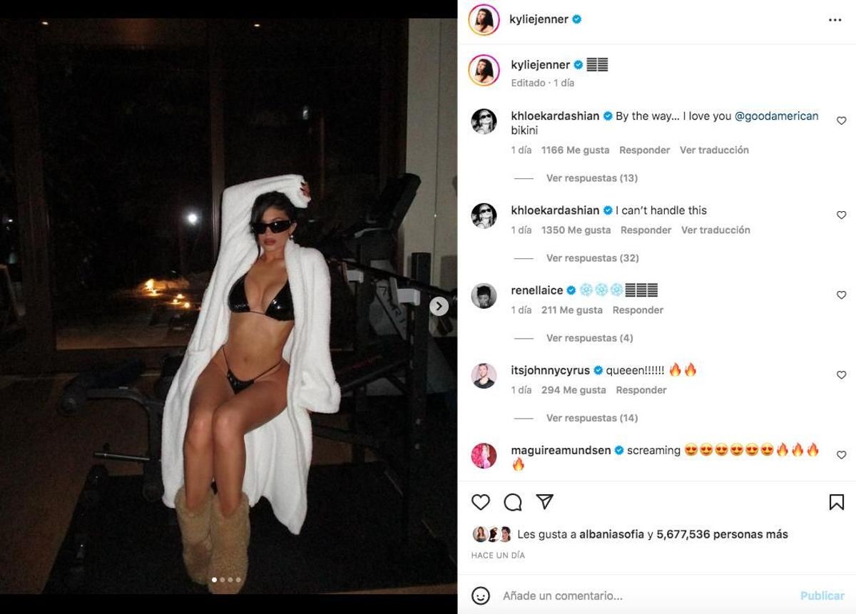 Kylie Kardashian, con bikini de vinilo en un alojamiento en la estación de esquí de Aspen