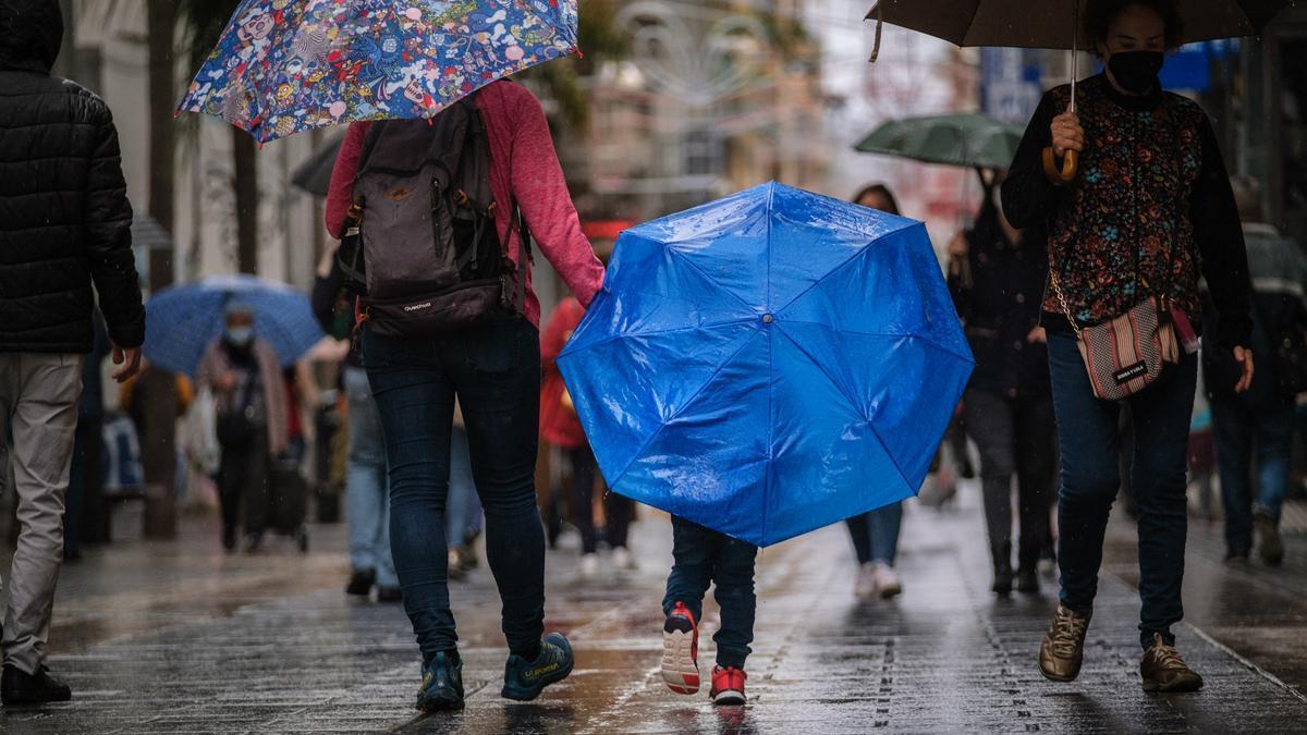 Jornada con lluvias y fuertes vientos este domingo en Tenerife