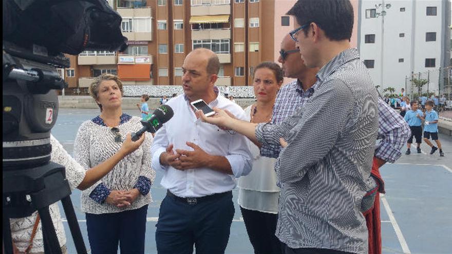 Juan José Cardona, Carmen Guerra y María Torres.