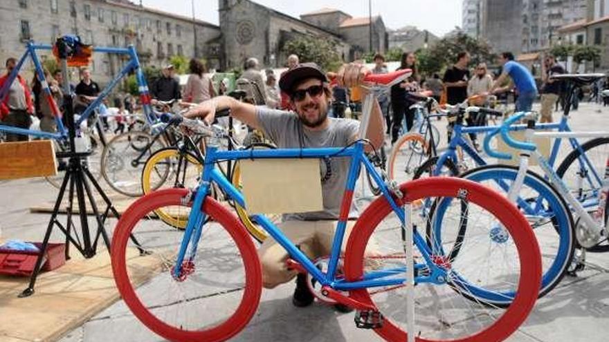 La fixed es la esencia de la bicicleta: solo unos pedales, un manillar y un  sillín" - Faro de Vigo