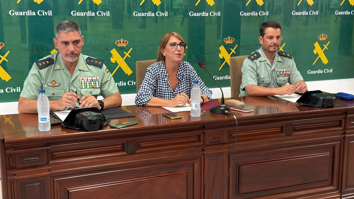 Clemente, López y Remacha atienden a los medios de comunicación.