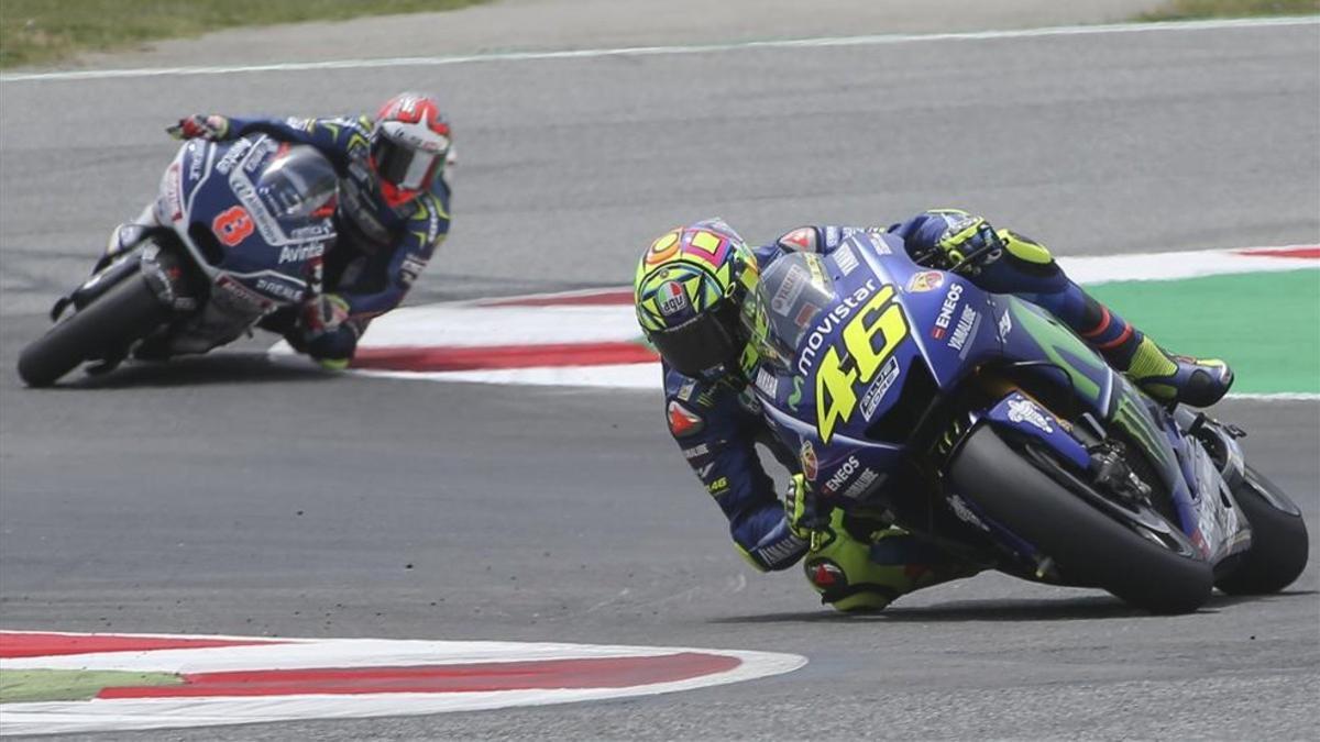 Rossi seguido por Barberá en la chicane de la discordia