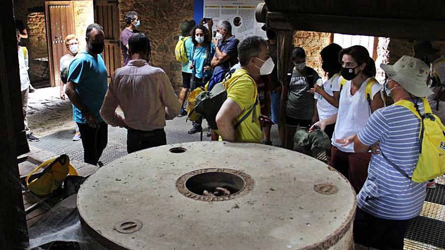 Visita al molino de Otero de Centenos. | A. S. 