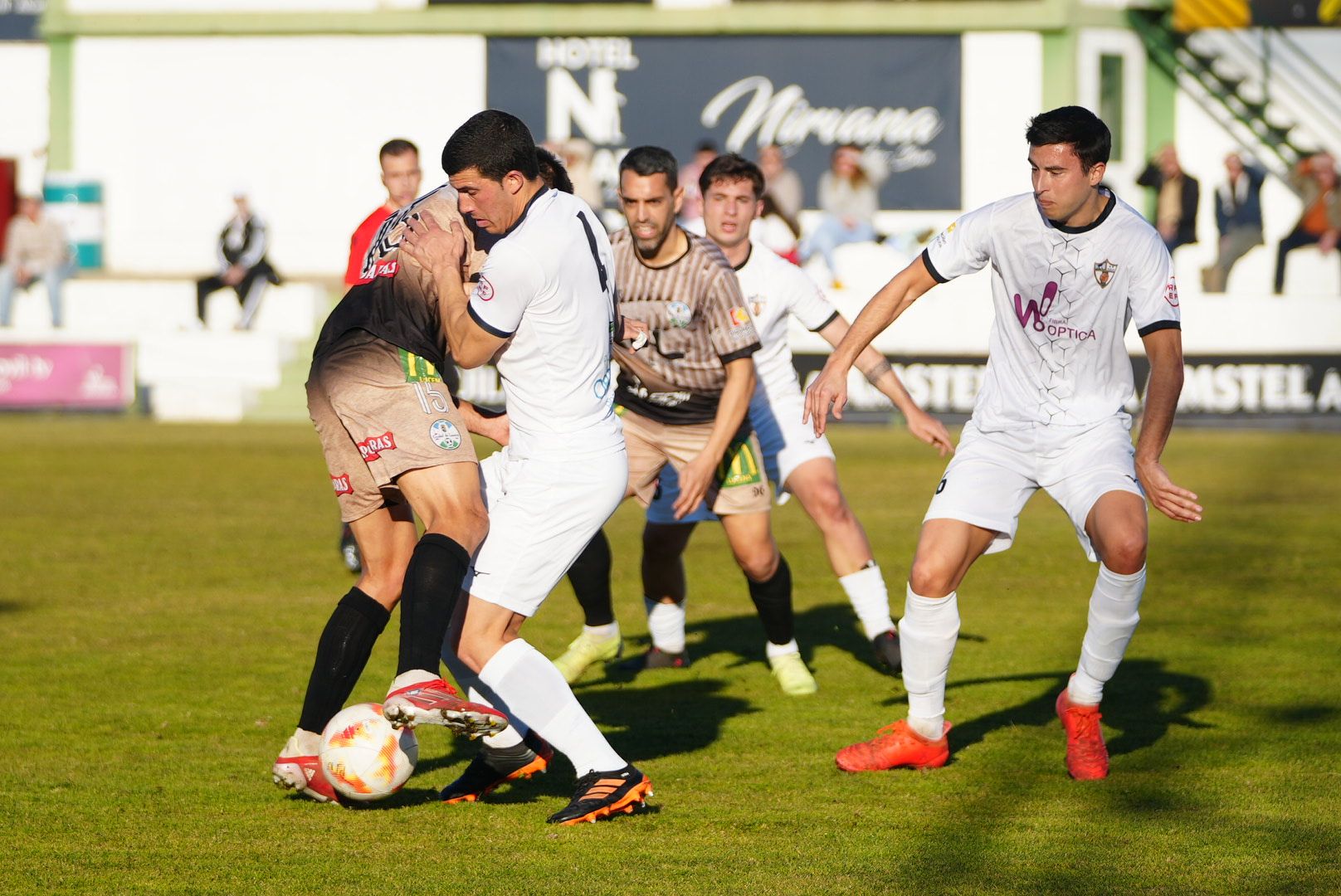 Las imágenes del derbi entre el Pozoblanco y el Ciudad de Lucena