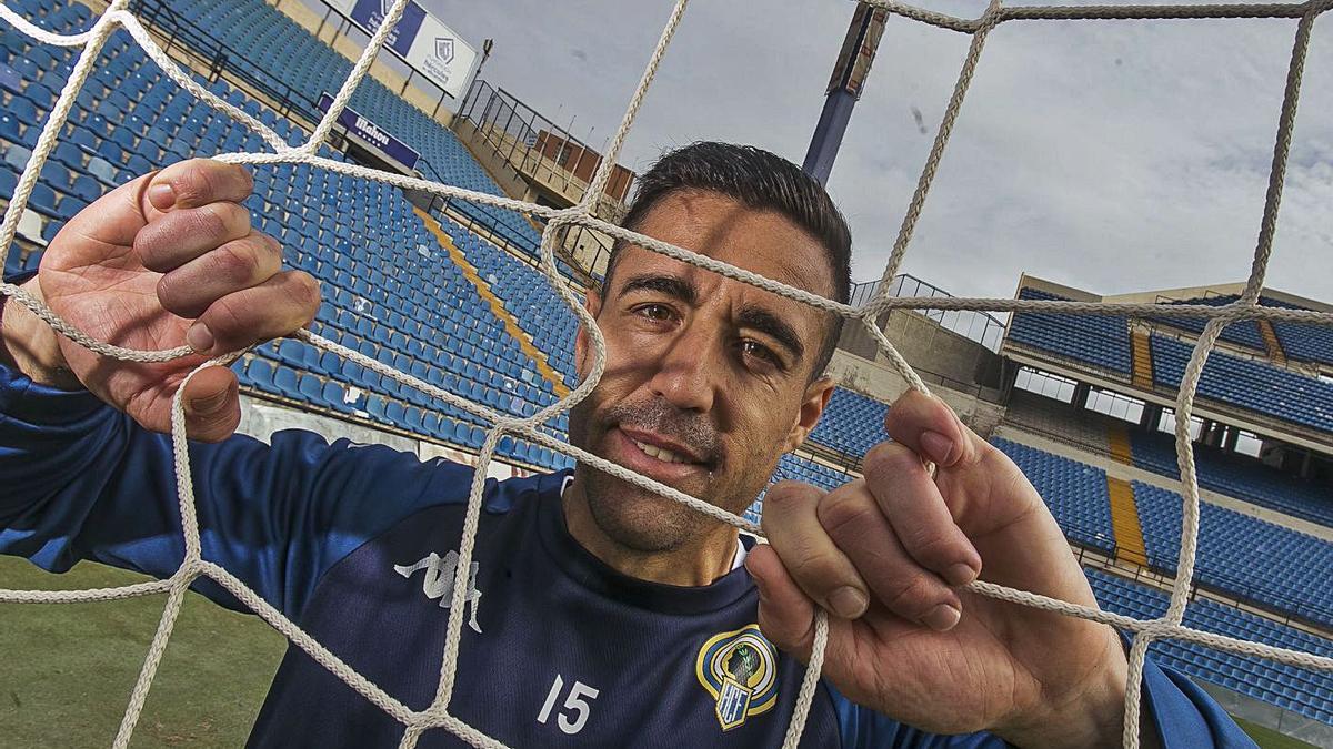 Pedro Sánchez, ayer tras el entrenamiento en el Rico Pérez. |