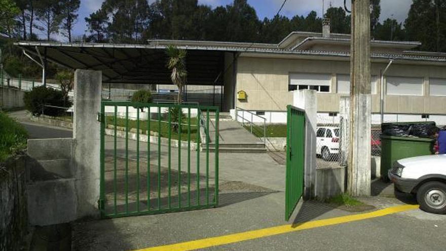 Fachada del colegio Pena de Francia de Mos. / Ricardo Grobas