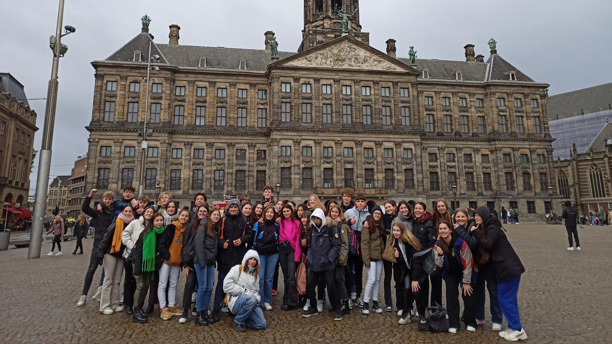 El alumnado del IES Comunidad de Daroca durante su viaje por Países Bajos.