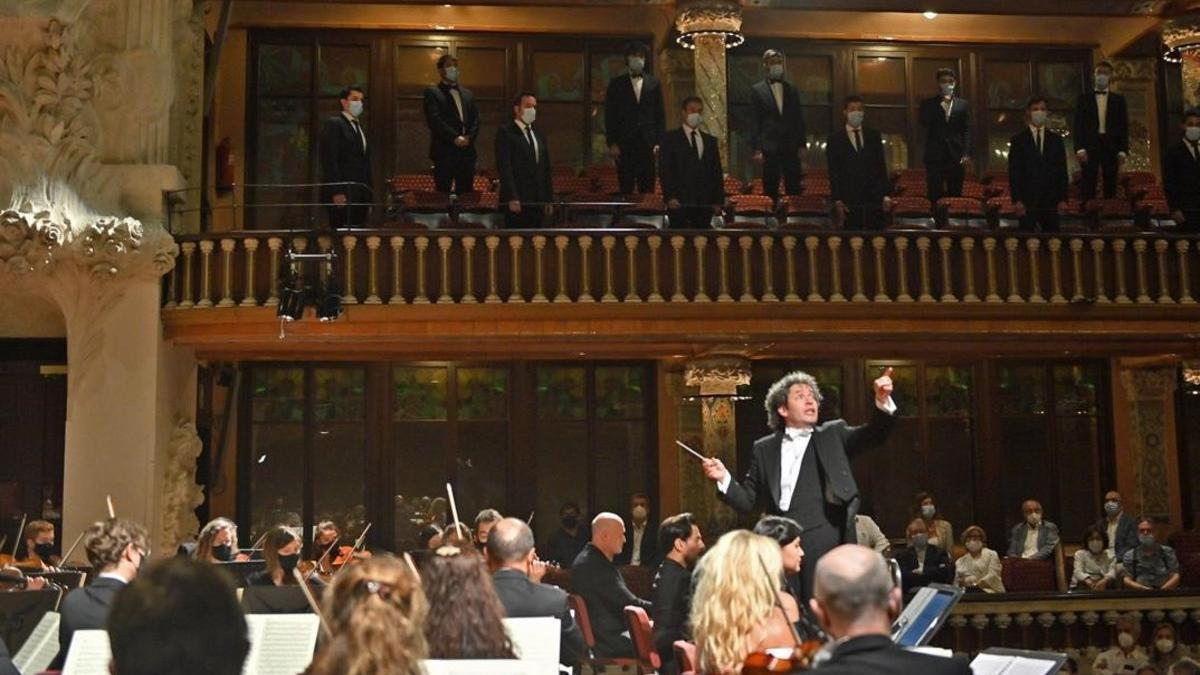 Gustavo Dudamel, durante el concierto de este viernes en el Palau de la Música.