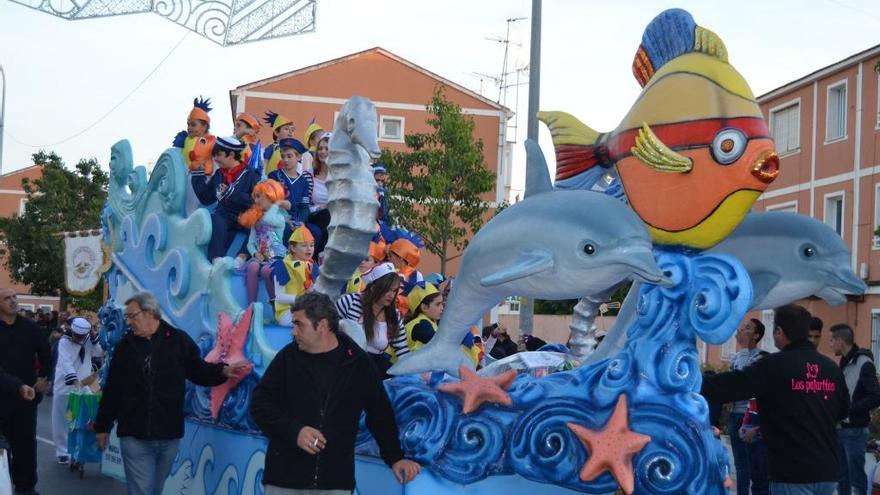 El desfile de carrozas y la procesión del patrón, los actos más esperados