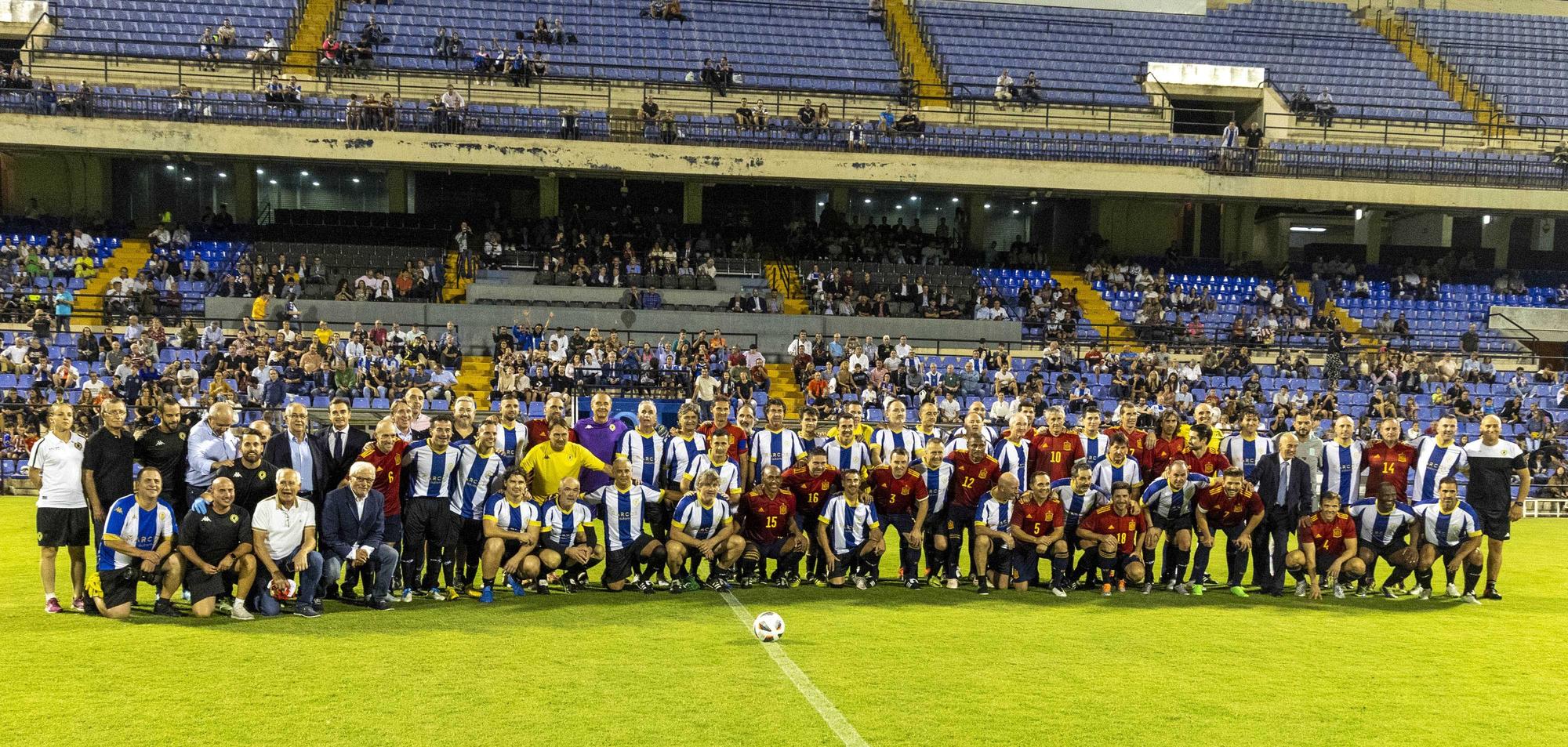 Leyendas del Hércules frente a leyendas de la Selección Española: Las imágenes del partido del Centenario