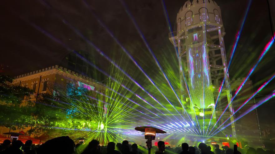 La XMas Party reúne a más de 10.000 personas en el Cuartel de Artillería