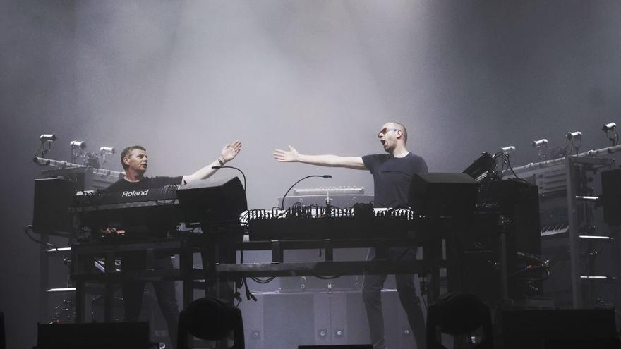 The Chemical Brothers desata su fiebre del sábado noche en el Sónar 2022