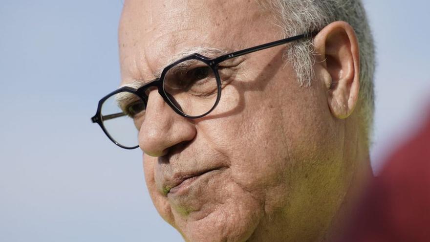 El presidente del Cabildo, Casimiro Curbelo. | | E.D.